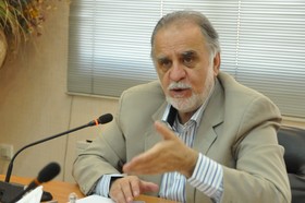 دولت امسال، هزینه‌‌های درمانی را چراغ خاموش خیلی افزایش داد و حتی ارز برخی تجهیزات پزشکی را از ۲۸۵۰۰ به ۶۷ هزار تومان افزایش دادند، مردم آسیب گسترده می‌بینند