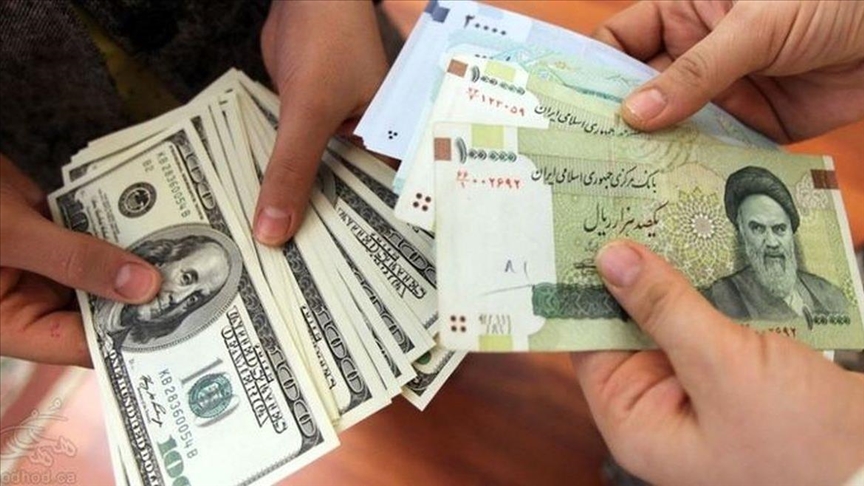 پیش بینی قیمت دلار برای امروز چهار‌شنبه / دلار در کانال ۹۳ هزار تومانی منجمد شد