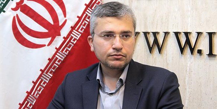 در برخی شهرستان‌ها، باشگاه‌های فوتبال لنگ ۱۰ میلیون تومان پول هستند، آنوقت هلدینگ خلیج فارس ۱۵۰۰ میلیارد برای استقلال هزینه می‌کند