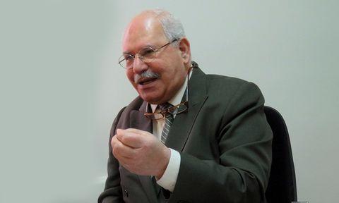 دلیل اصلی معطل ماندن بار در شبکه ریلی ایران، کمبود لکوموتیو است.