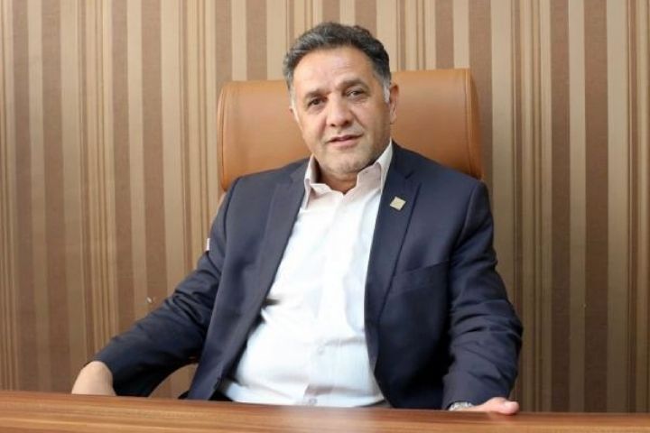 چون جلوی برخی منافع وزارت صمت را در اتحادیه گرفتم من را بصورت غیرقانونی برکنار کردند و آقای اتابک هیچ توجهی به نامه رئیس‌جمهور و وزارت کشور هم نکرد