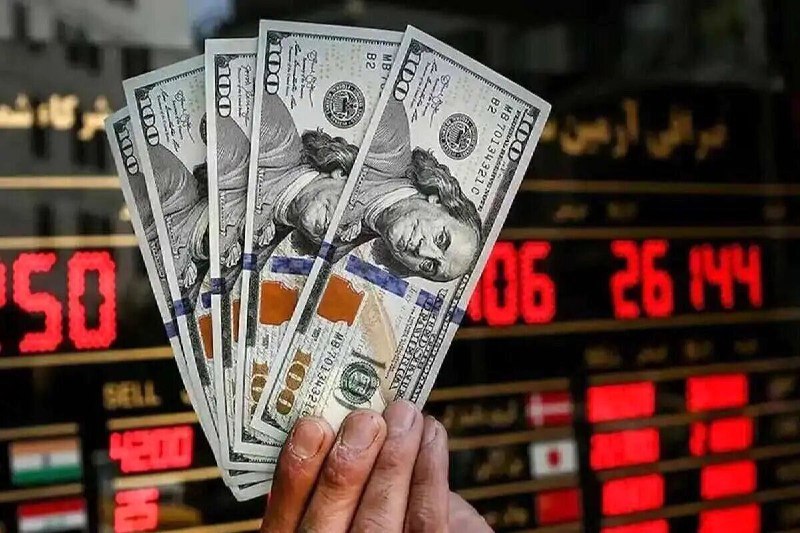قیمت دلار چرا برخلاف انتظار در روزهای اخیر عقب نشینی کرد؟