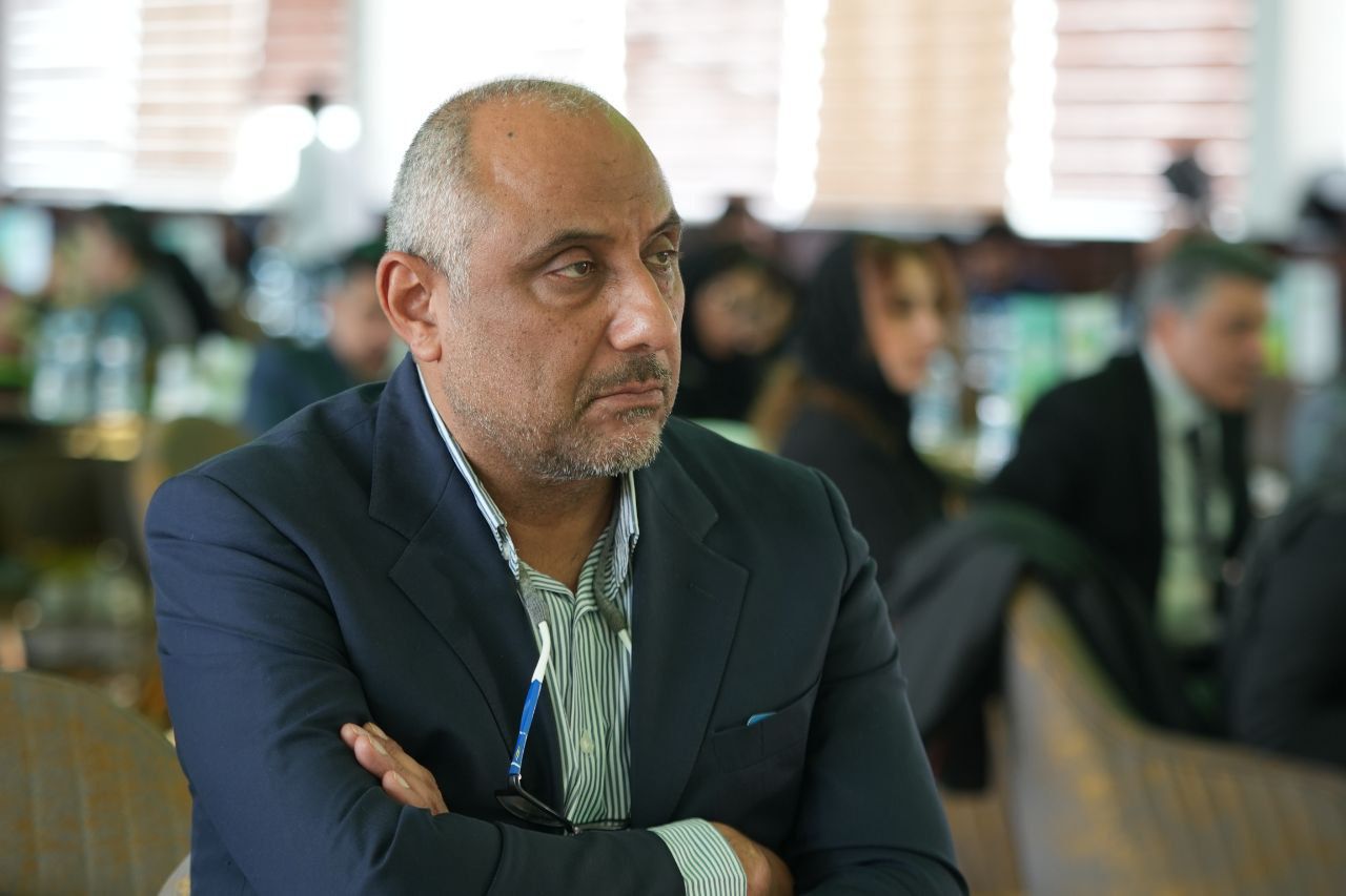 امسال حدود ۴ میلیون دوز واکسن آنفولانزا از خارج وارد کردیم/ سال‌های قبل، دولت از تولید واکسن حمایت کرد، واکسن کمتری وارد کردیم، امسال حمایت نکرد!