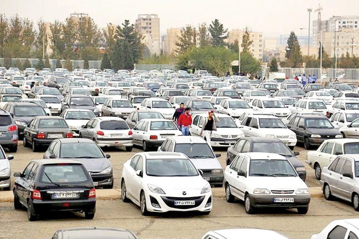 پیش بینی از افزایش قیمت خودرو در نیمه دوم سال/ خودرو در حال خروج از سبد خانوار ایرانی
