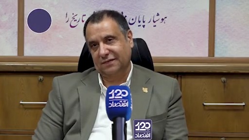 تولیدکنندگان پتروشیمی با کاهش عرضه محصولات خودشان باعث گرانی لوازم‌التحریر برای مردم شده‌اند