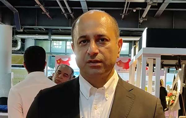 واردات بی‌رویه پارچه عجیب است، در حالی که تولید داخلی پارچه داریم در ۲ سال گذشته ۱ میلیارد دلار پارچه بنجل و ضایعاتی وارد کشور شده است