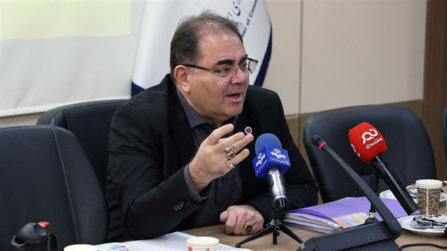 از محرابیان (وزیر سابق نیرو) پرسیدم چرا از سرمایه‌گذاران نیروگاه تجدیدپذیر ضمانت نامه بانکی می‌گیری؛ گفت می‌خواهم جلوی دلالی نمایندگان مجلس را بگیرم