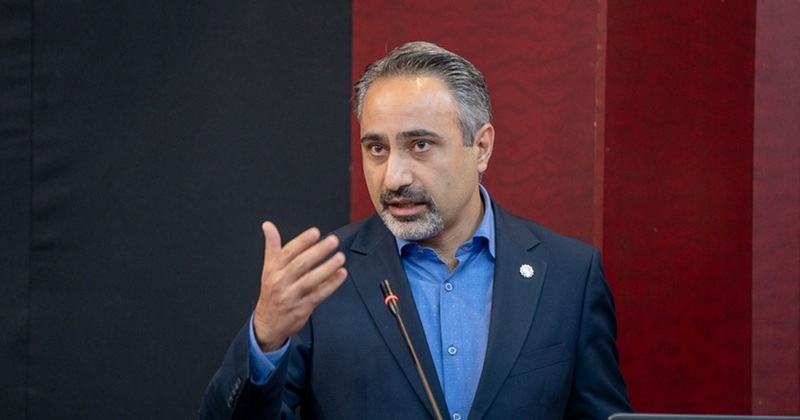 دولت با دخالت در انتخاب مدیران و قیمت‌گذاری دستوری صنعت پتروشیمی ایران را نابود کرده است/ شستا هر ۳ ماه و ۶ ماه مدیران پتروشیمی را تغییر داده و انواع و اقسام هیات مدیره ها را می‌چیند که چه بشود!