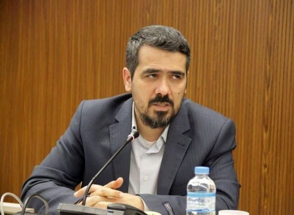 بر اساس قانون کارت‌های سوخت باید به کد ملی افراد متصل شود اما نشده؛ دلیلش هم عدم همکاری دستگاه‌های دولتی در اشتراک‌گذاری اطلاعاتشان است