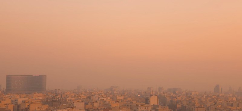 تهران زیر خاکسترِ دود؛ شهری که هر روز کمی بیشتر ناپدید می‌شود