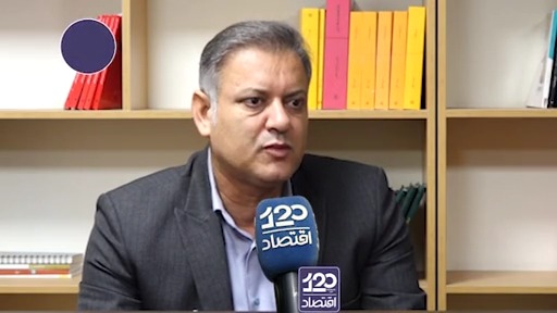 سودجویان برنج پاکستانی را که با ارز دولتی وارد شده در کیسه برنج ایرانی عرضه می‌کنند و کسی هم متوجه نمی‌شود/ برنج پاکستانی که با ارز دولتی وارد کشور شده و باید ۶۶ هزار تومان به دست مردم برسد، به دلیل عدم مدیریت دولت، ۱۷۵ هزار تومان هم پیدا نمی‌شود