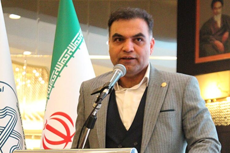 با عارف برای محدودسازی واردات پارچه جلسه گذاشتیم، ولی آخر سالِ پارسال واردات پارچه از ۸۵۰ میلیون دلار به ۹۷۰ میلیون دلار رسید!