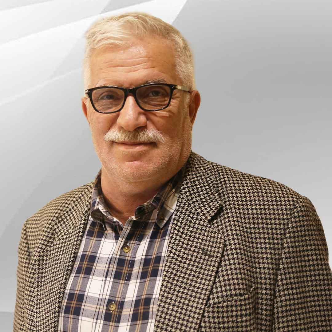 اتاق بازرگانی هیچ کاری برای تجار و تولیدکنندگان نمی‌کند و هیچ مشکلی از آنان حل نکرده است