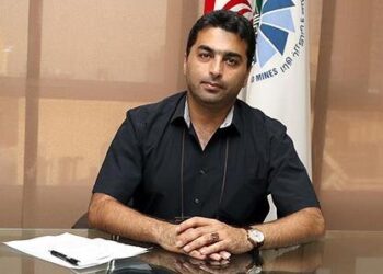 از کشورهای همسایه به صورت قاچاق آب وارد می‌شود و با کیفیت آب ایرانی، ۵۰۰ هزار تومان قیمت می‌خورد/ فکر نکنید که این آب‌ها کیفیت بهتری دارند