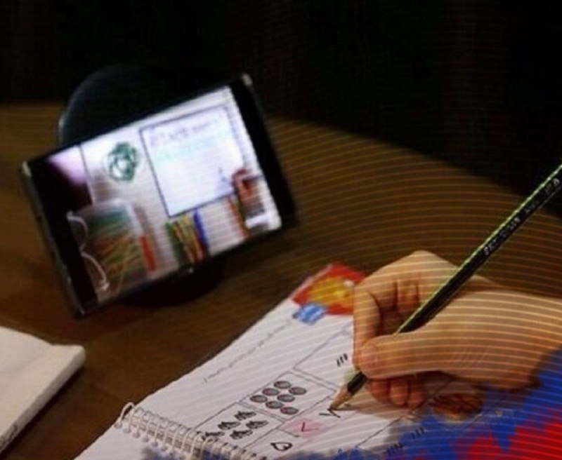 تعطیلی مدارس چقدر جیب خانواده‌ها را خالی می‌کند؟ / «کلاس آنلاین» در هوای آلوده یعنی یک دردسر پنهان و پرهزینه