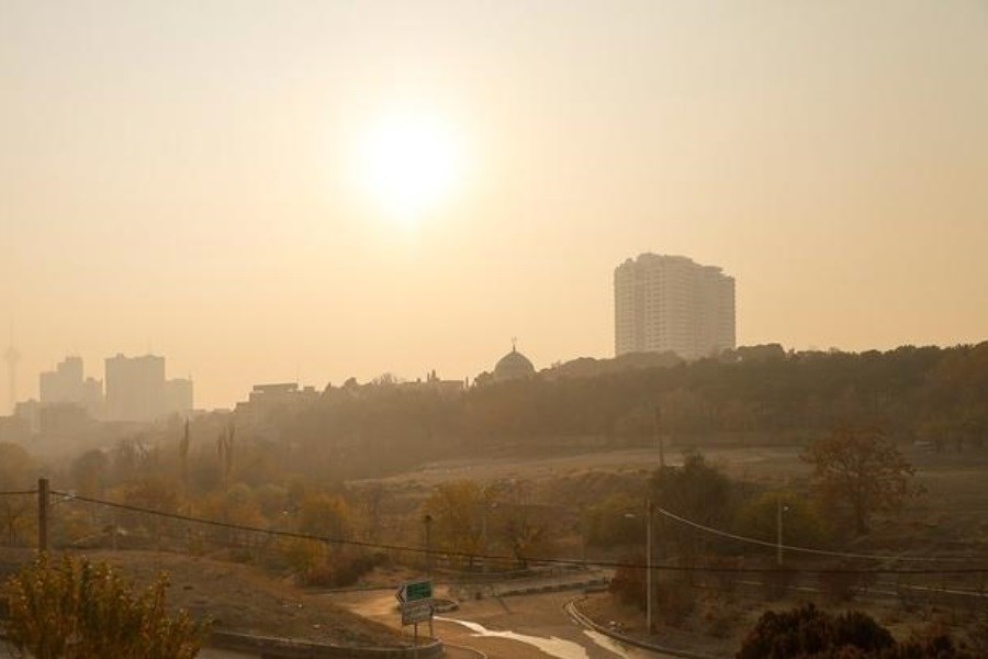 وضعیت هوای تهران نارنجی و آلوده است