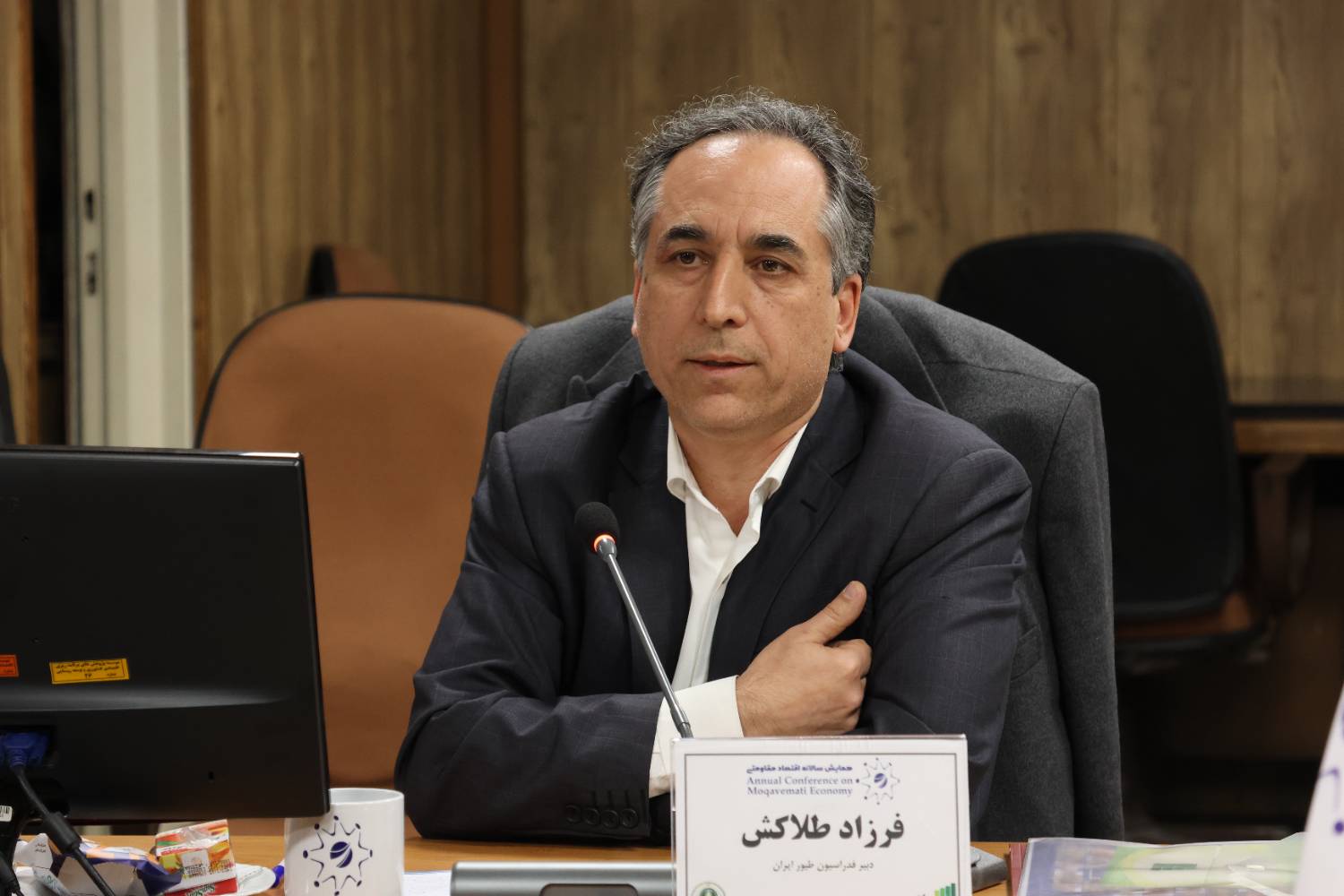 قرار بود دولت بعد از حذف ارز ترجیحی به مدت یکسال به مرغداران تسهیلات بدهد تا تولیدکنندگان نابود نشوند ولی به قول خودش عمل نکرد/ مرغداران به‌شدت جوجه‌ریزی را کاهش داده‌اند و نمی‌خواهند تولید کنند، این یعنی مشکل در ماه‌های پیش رو!