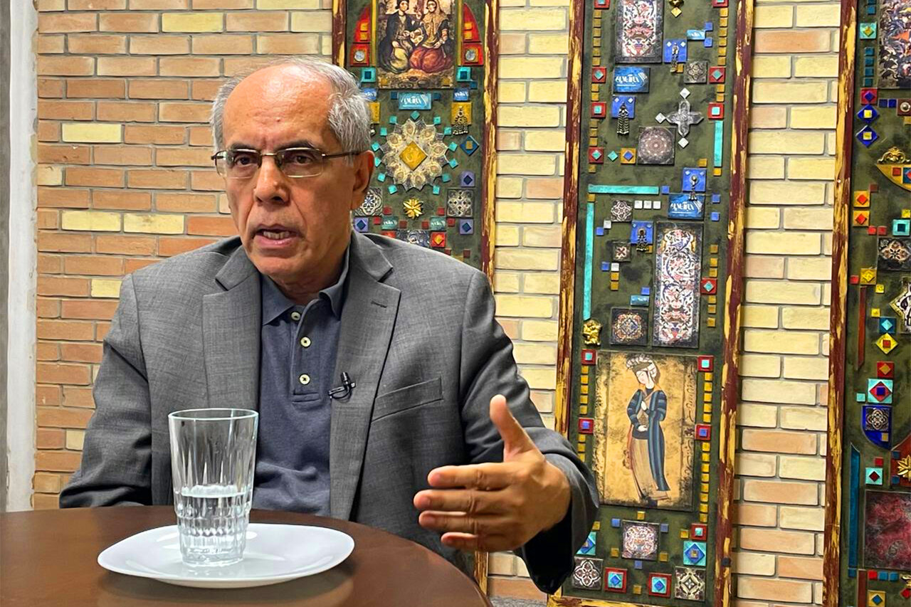 دموکرات‌ها طبق نظرسنجی‌ها ۱۴ درصد از جمهوری‌خواه‌ها جلوتر است/ اگر دموکرات‌ها پیروز شوند، احتمال استیضاح ترامپ هم هست