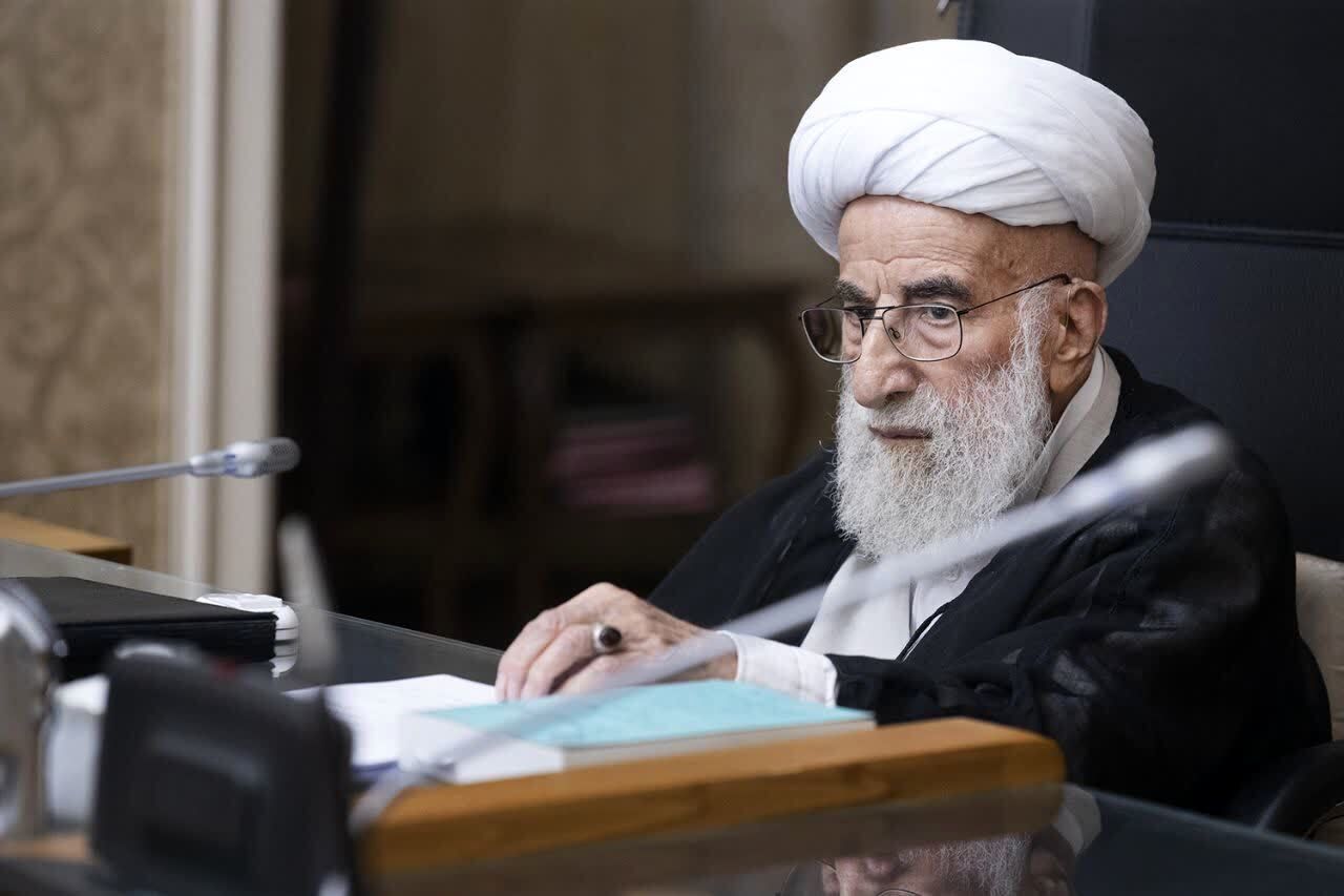 آیت الله جنتی ۹۹ ساله شد/ راز طول عمر دبیر شورای نگهبان از زبان خودش+ عکس