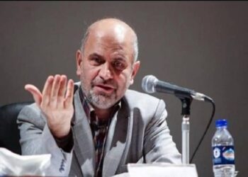 هشدار فرشاد مومنی نسبت به سوءاستفاده دولت پزشکیان از روحانیون برای شوک‌درمانی