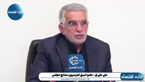 وقتی فروش نفت در دوره جنگ بالاتر، قیمت آن دو برابر و پول آن هم بر می‌گردد، چرا باید قیمت دلار جهش کند؟