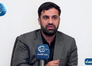 ۲۵۰ میلیون دلار پول بلوکه شده در سریلانکا داشتیم که با واردات ماهانه ۱۰ میلیون دلاری کالا، ۱۳۰ میلیون دلار از این بدهی را تسویه کردیم؛ تا دولت پزشکیان سرکار آمد این روند را متوقف کرد