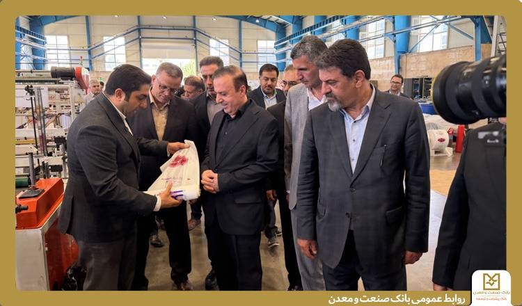 حمایت بانك صنعت و معدن از واحدهای تولیدی قزوین در مسیر تقویت تولید و اشتغال