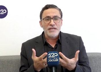 مسئولی که در شرایط جنگی، مدام از “قحطی”، “کمبود” و “عدم فروش نفت” حرف می‌زند، هر کجای دنیا بود با این مسئول برخورد قضائی می‌کردند