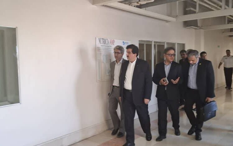 بازدید مدیرعامل بانک رفاه کارگران از خطوط تولید هلدینگ پارت‌سازان در مشهد دکتر للـه‌گانی تاکید کرد; رویکرد بانک رفاه کارگران در تخصیص منابع، معطوف به بخش‌های مولد اقتصاد است
