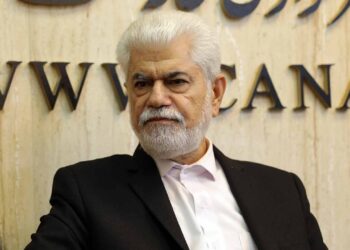 حمایت صریح از استراتژی خروج نظام بانکی از بنگاه‌داری